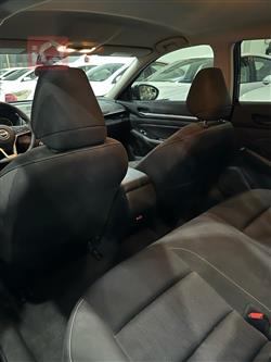 نيسان ألتيما